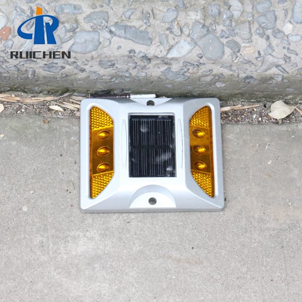 <h3>Cat Eyes Road Reflecter On Discount-LED Road Studs</h3>
